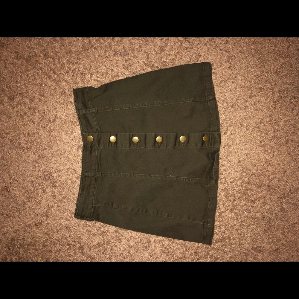 Forever 21 olive green button up skirt